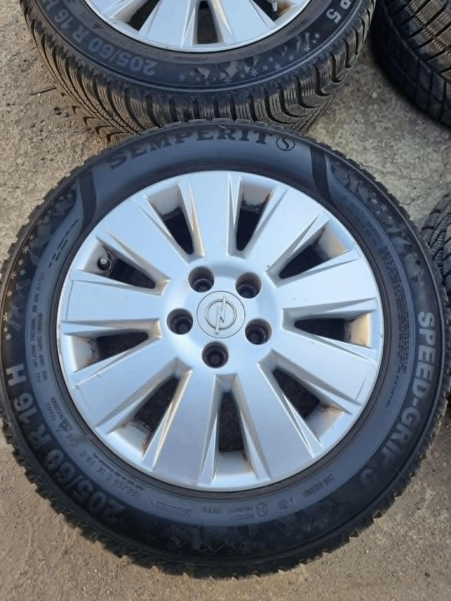 ���� � ������ 205/60R16 �� Opel Astra | Mobile.bg � ����������� 4