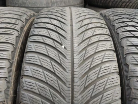 Гуми Зимни 235/45R18, снимка 3 - Гуми и джанти - 43942157