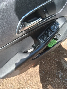 Mercedes-Benz CLA 200, снимка 8