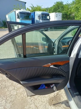 Mercedes-Benz E 320, снимка 9