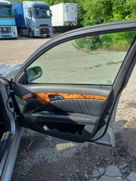 Mercedes-Benz E 320, снимка 12