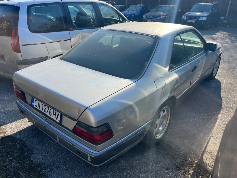 Mercedes-Benz 124 Coupe, снимка 4 - Автомобили и джипове - 49026980