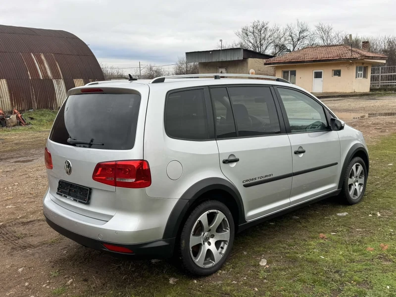 VW Touran * * * CROSS* * 2.0TDi* 140кс. * ПОДГРЕВ* 7МЕСТА* *, снимка 5 - Автомобили и джипове - 52734593
