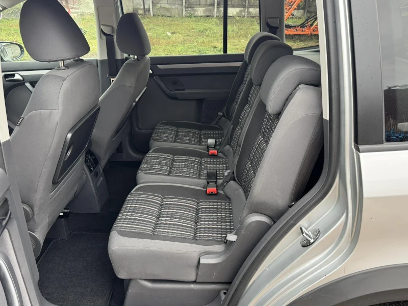 VW Touran * * * CROSS* * 2.0TDi* 140кс. * ПОДГРЕВ* 7МЕСТА* *, снимка 10 - Автомобили и джипове - 52734593
