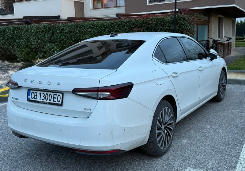 Skoda Superb Skoda Superb L&K 2.0 TDI 4x4, снимка 3 - Автомобили и джипове - 52728470