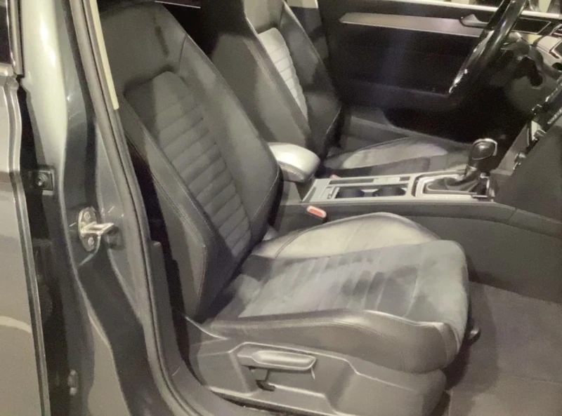 VW Passat 2.0TDI 190/DIGITAL/CAMERA/PANORAMA/ПЪЛНА ИСТОРИЯ, снимка 9 - Автомобили и джипове - 53358062