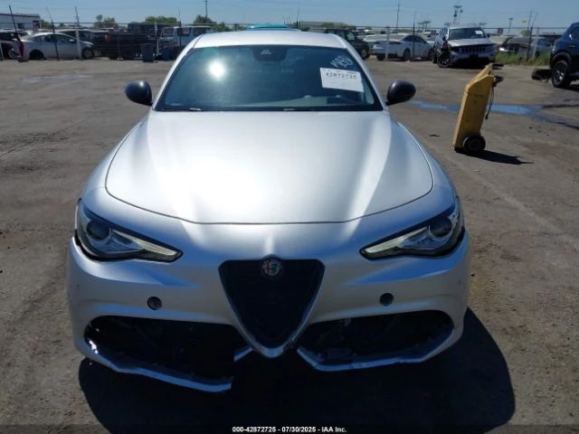 Alfa Romeo Giulia Ti 280кс * Възможност за Лизинг*  - изображение 8