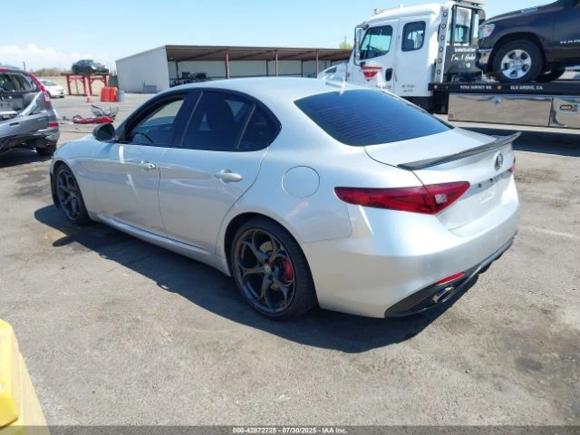 Alfa Romeo Giulia Ti 280кс * Възможност за Лизинг*  - изображение 3