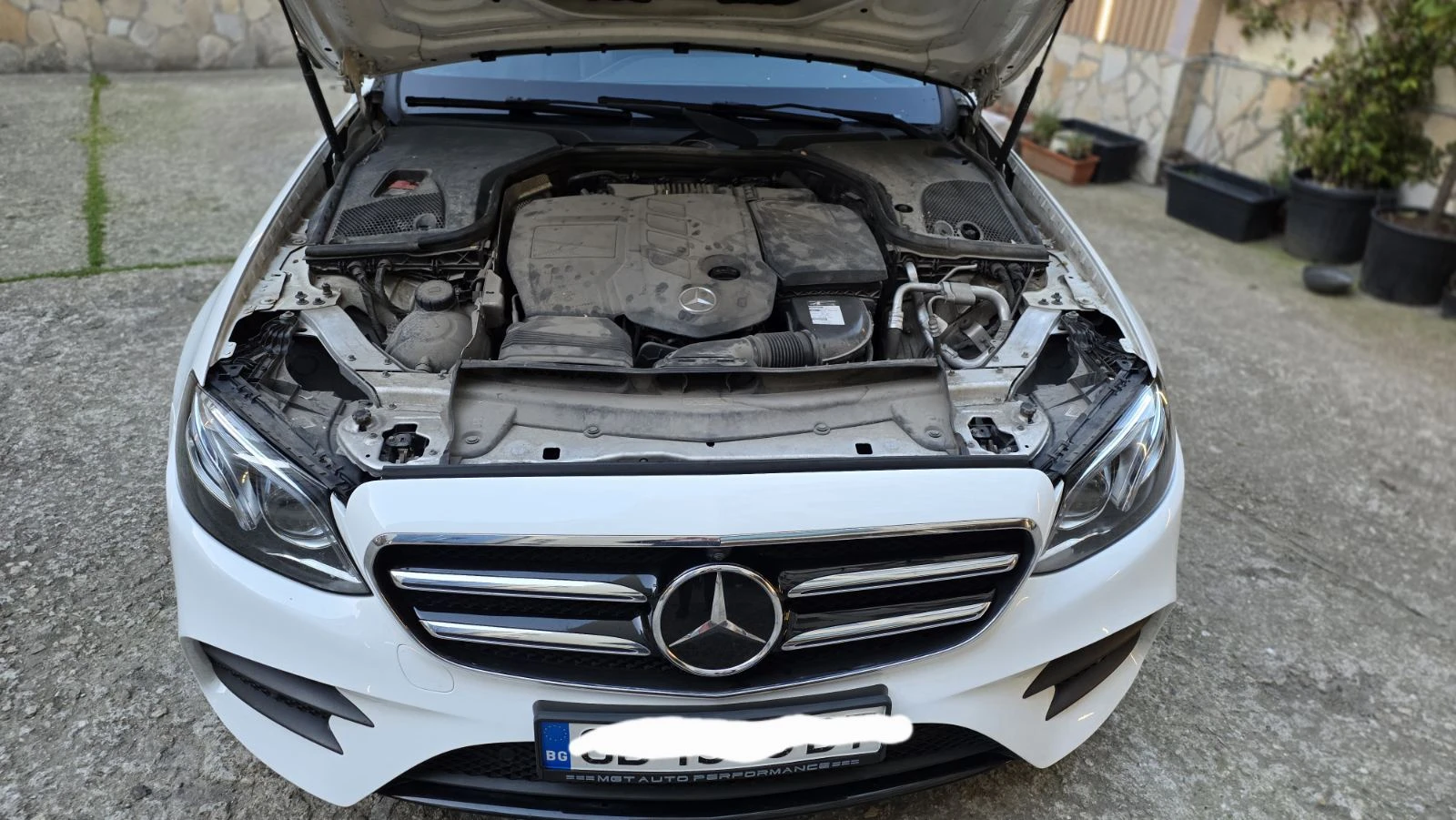 Mercedes-Benz E 220 AMG STYLE, снимка 11 - Автомобили и джипове - 53749608