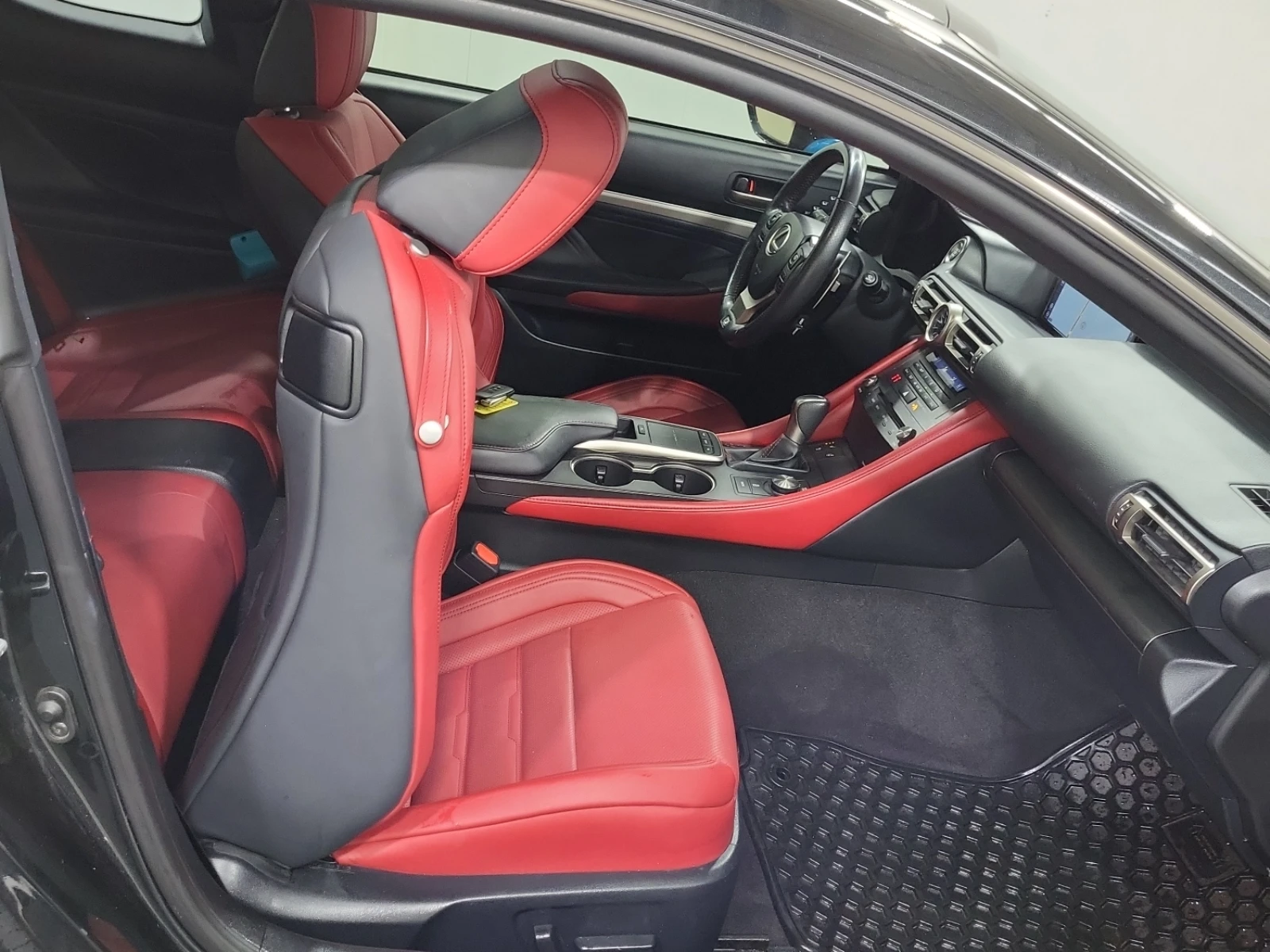 Lexus RC 300 F SPORT CARFAX, снимка 11 - Автомобили и джипове - 53813315