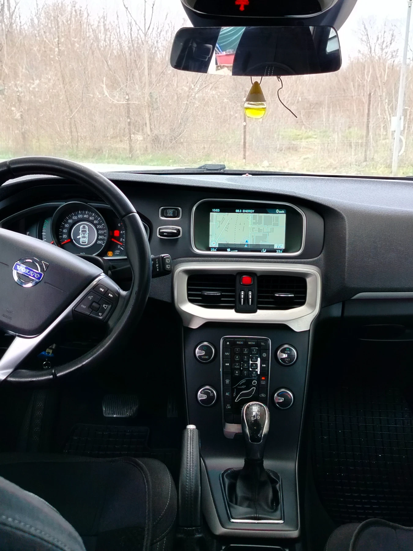 Volvo V40 D2, снимка 9 - Автомобили и джипове - 53837981