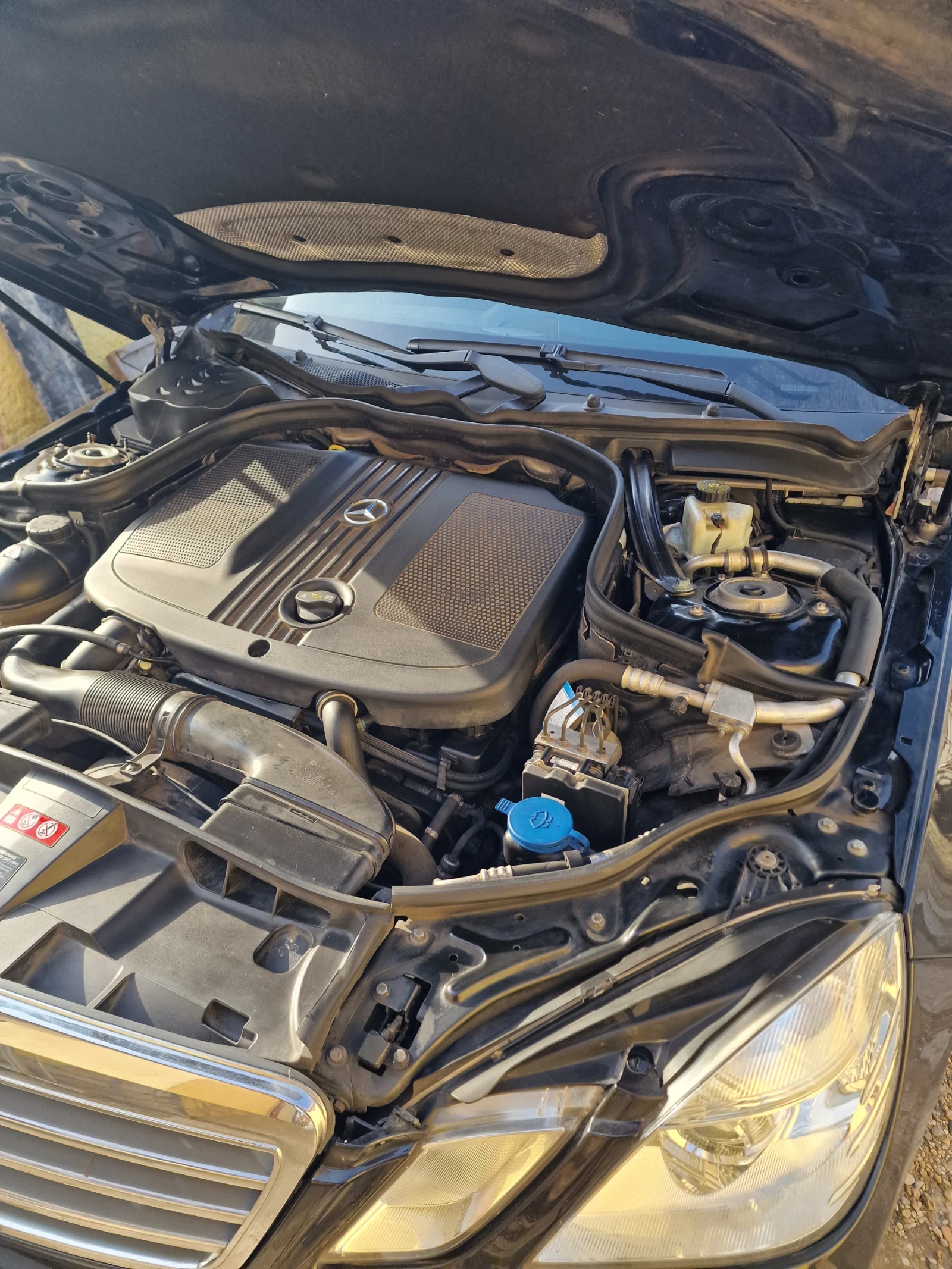 Mercedes-Benz E 220 CDI, снимка 9 - Автомобили и джипове - 53954969