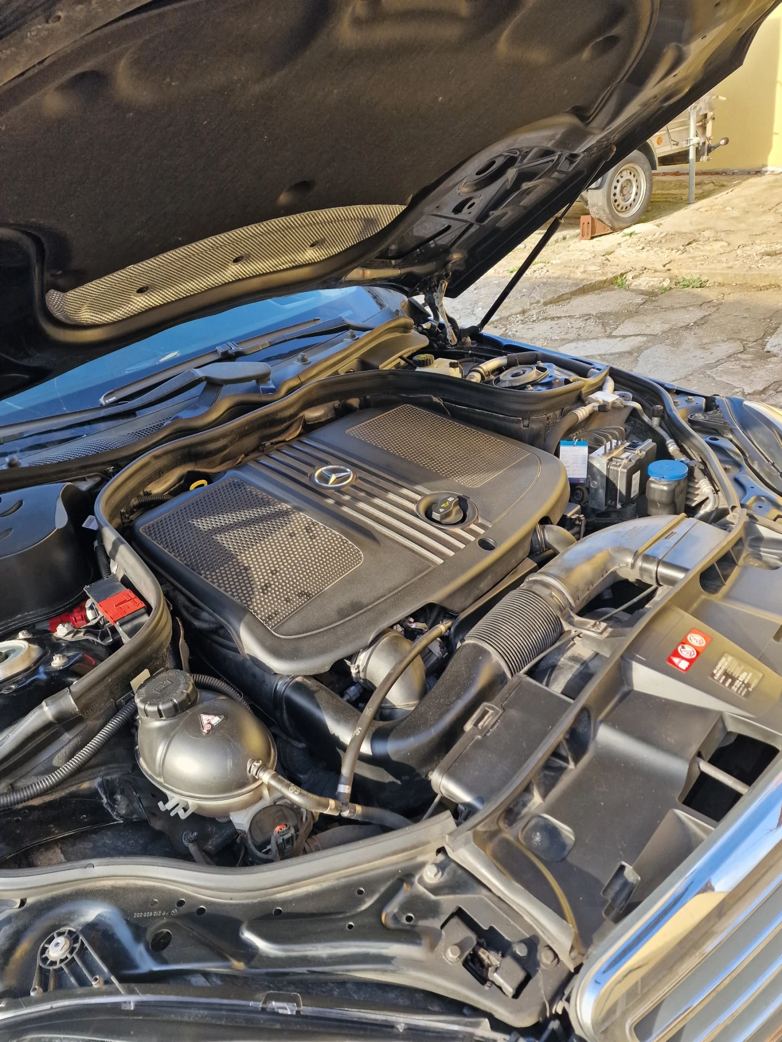 Mercedes-Benz E 220 CDI, снимка 10 - Автомобили и джипове - 53954969