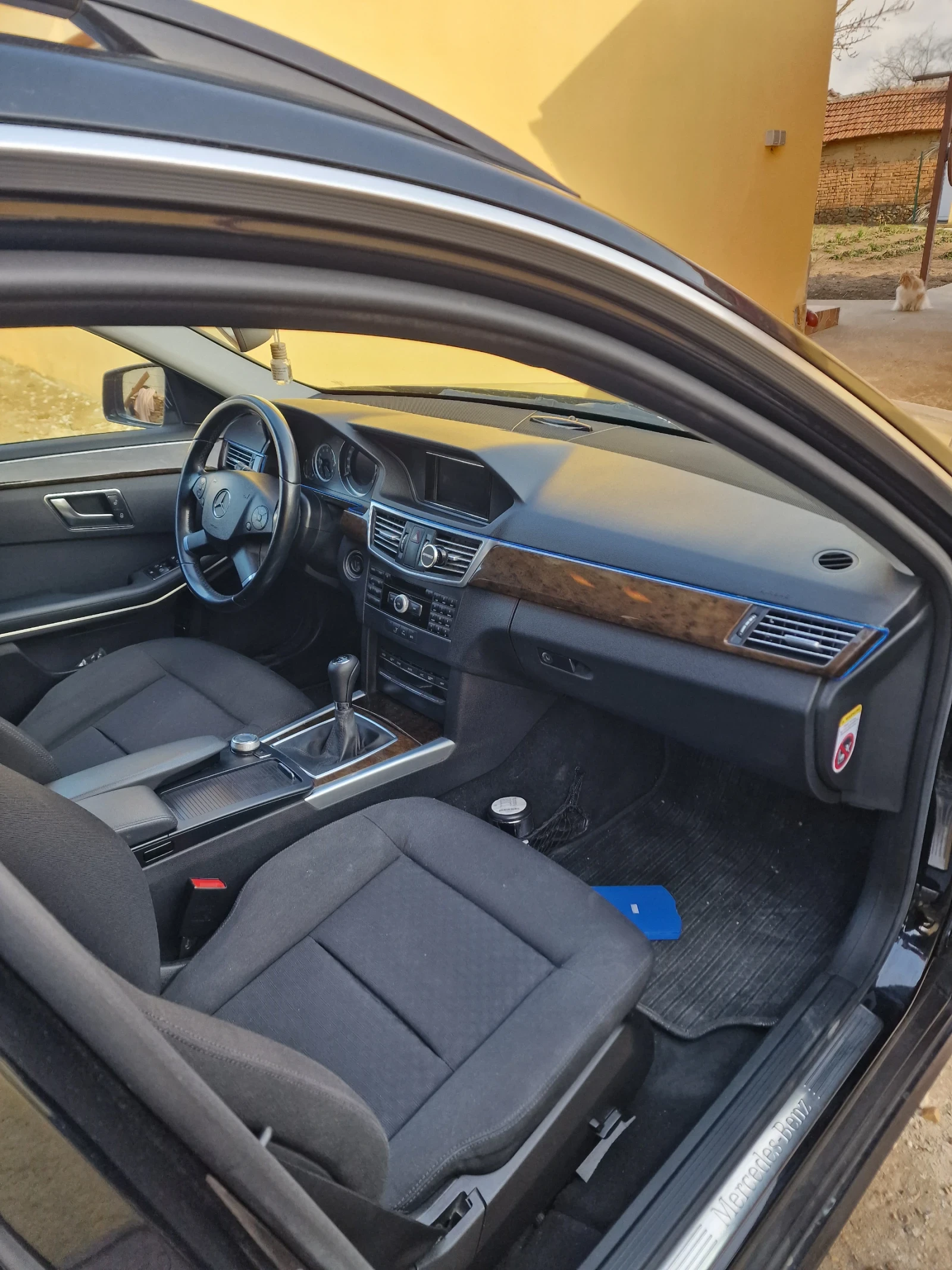 Mercedes-Benz E 220 CDI, снимка 2 - Автомобили и джипове - 53954969