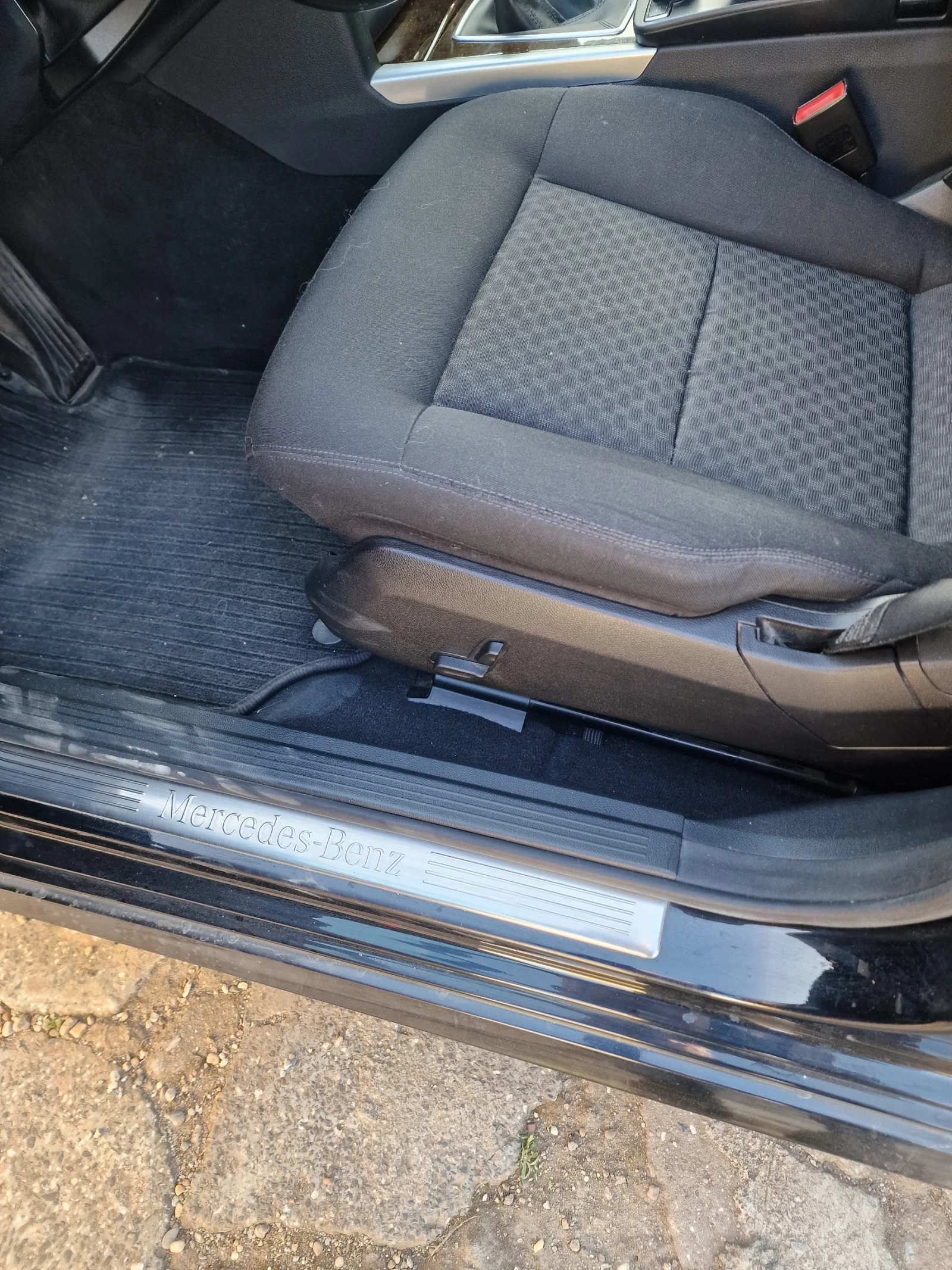 Mercedes-Benz E 220 CDI, снимка 14 - Автомобили и джипове - 53954969