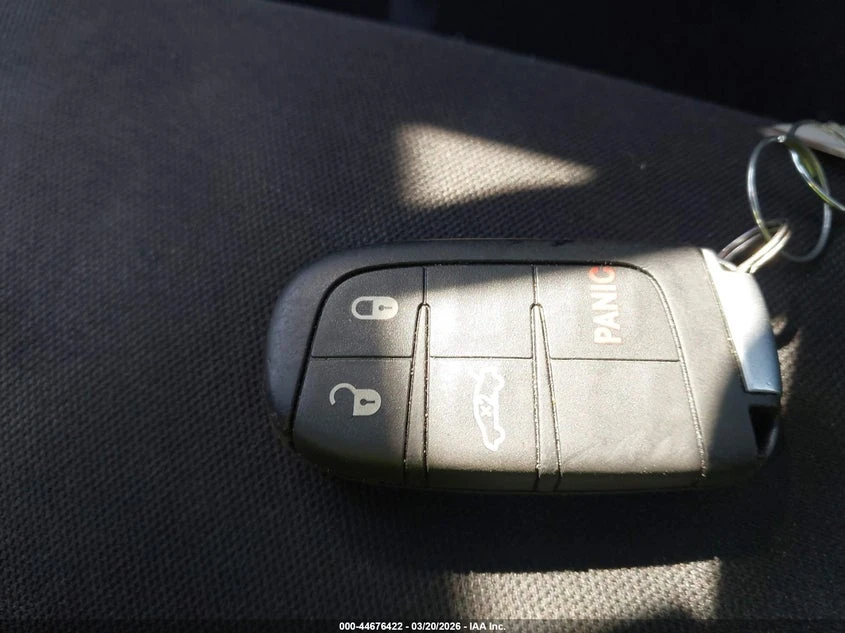 Dodge Challenger 3.6L V-6 DOHC, VVT, 303HP Rear Wheel Drive | Mobile.bg � ����������� 11