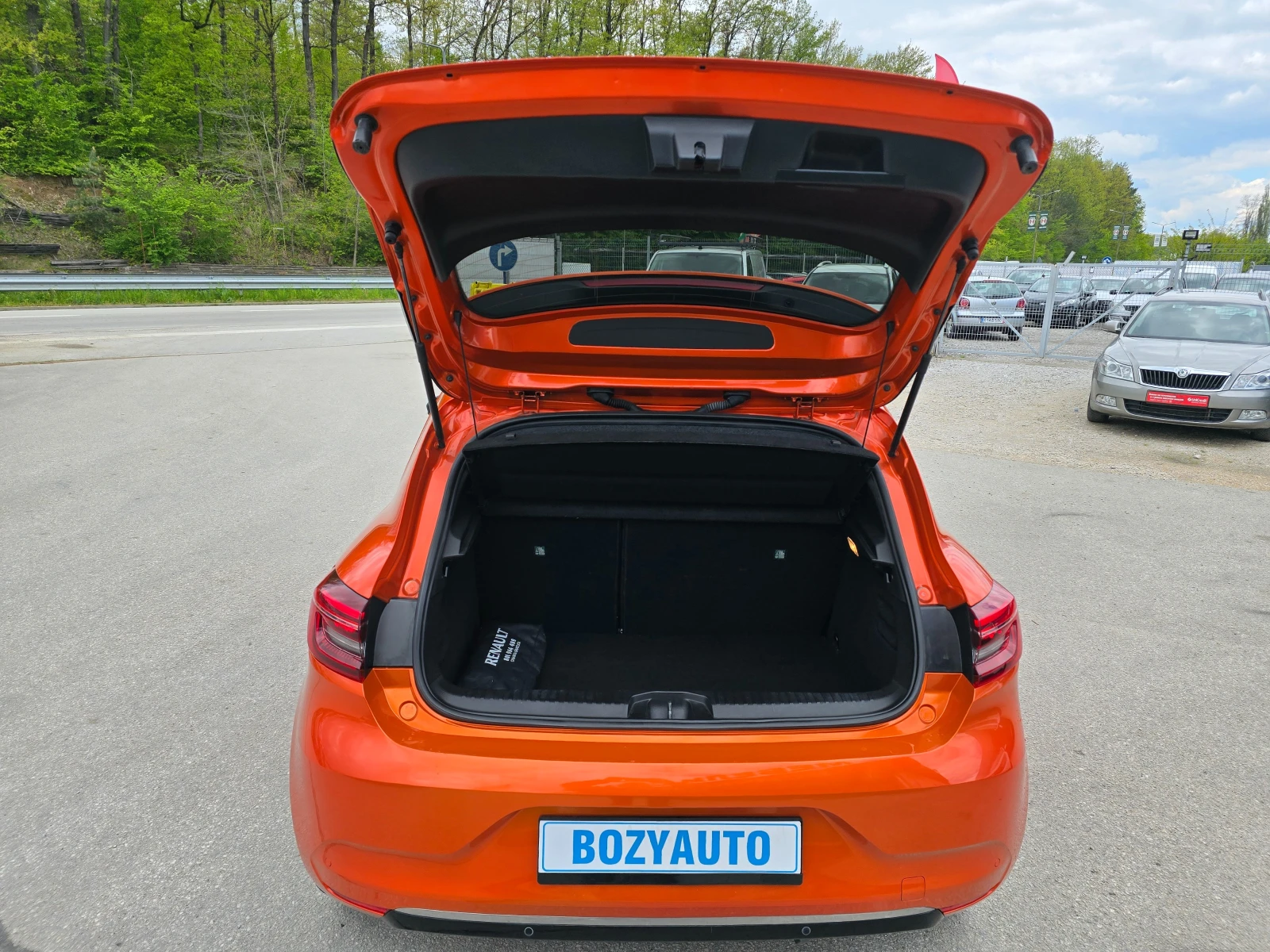 Renault Clio E-TECH-HYBRID/FULL!!!86600KM!!!, снимка 10 - Автомобили и джипове - 54401867