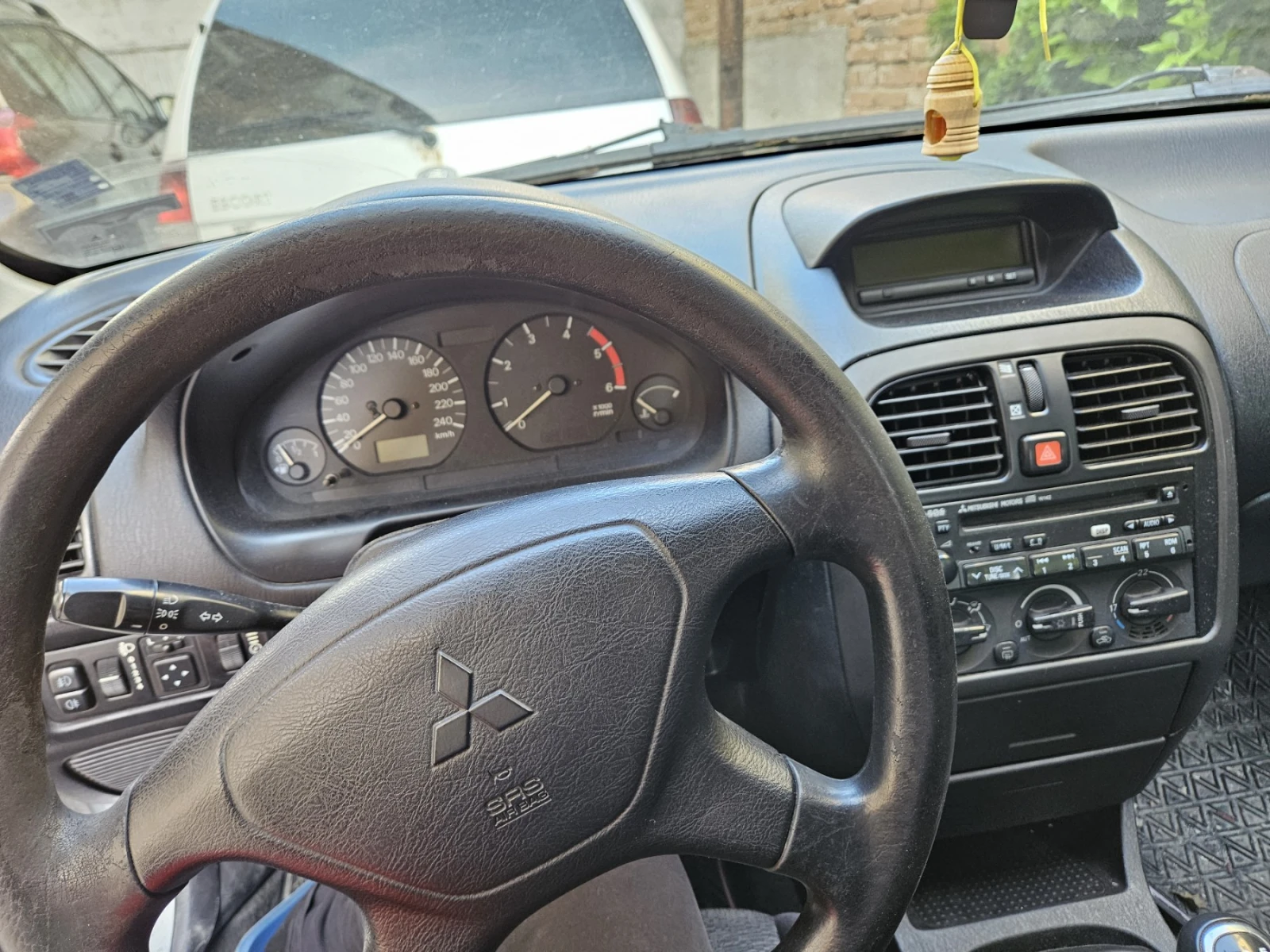Mitsubishi Carisma, снимка 5 - Автомобили и джипове - 54547328
