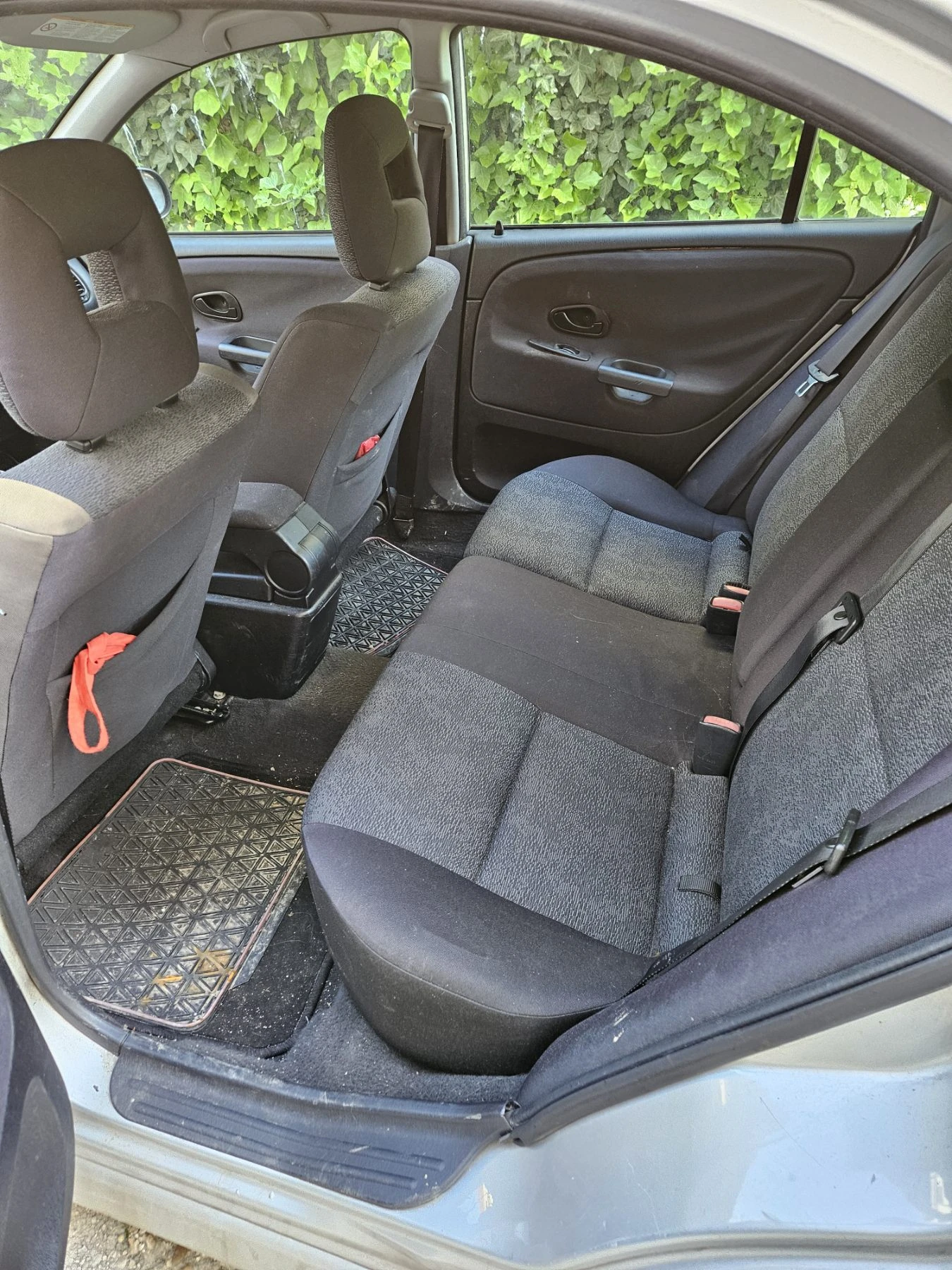 Mitsubishi Carisma, снимка 8 - Автомобили и джипове - 54547328