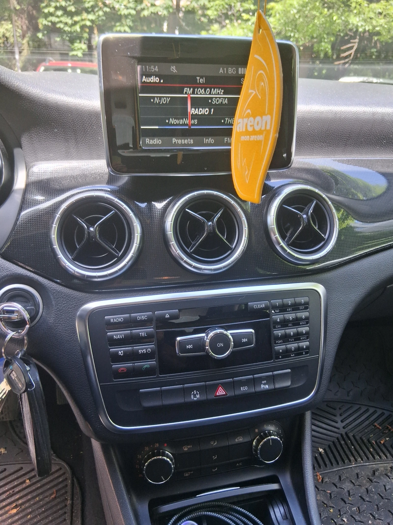 Mercedes-Benz CLA 200, снимка 7 - Автомобили и джипове - 54666655