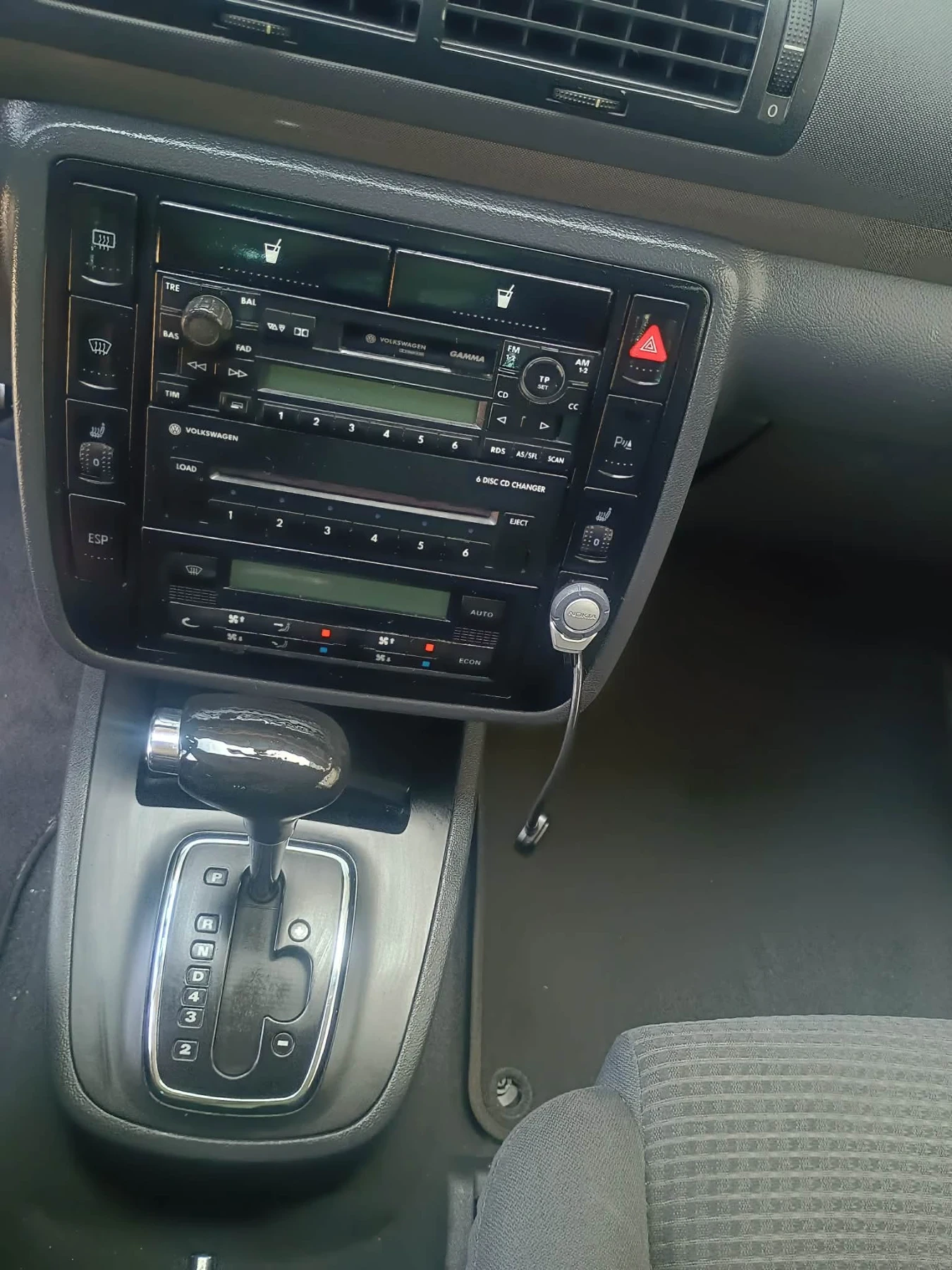VW Sharan 1.9 тди 116к.с  автомат 2003г. Седем местен, снимка 8 - Автомобили и джипове - 54895010