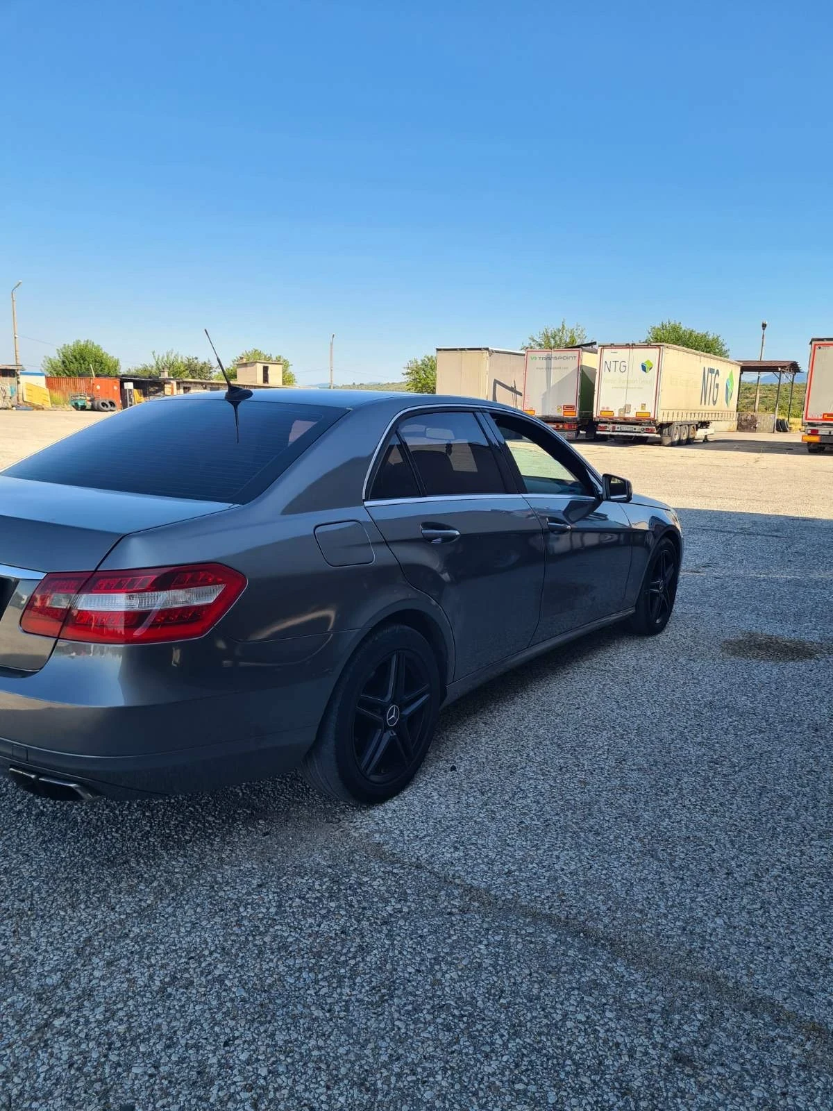 Mercedes-Benz E 200, снимка 4 - Автомобили и джипове - 55000772
