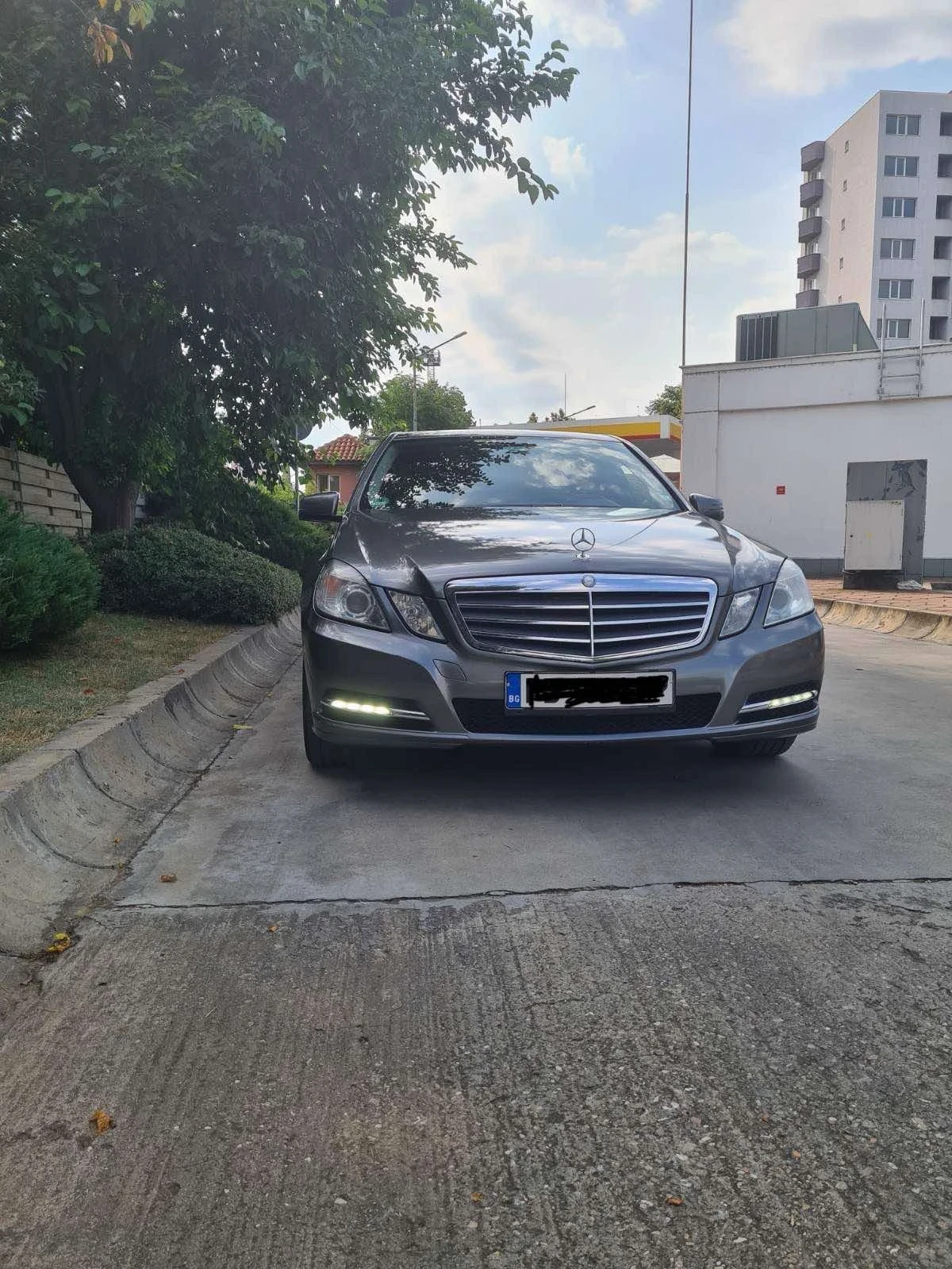Mercedes-Benz E 200, снимка 3 - Автомобили и джипове - 55000772