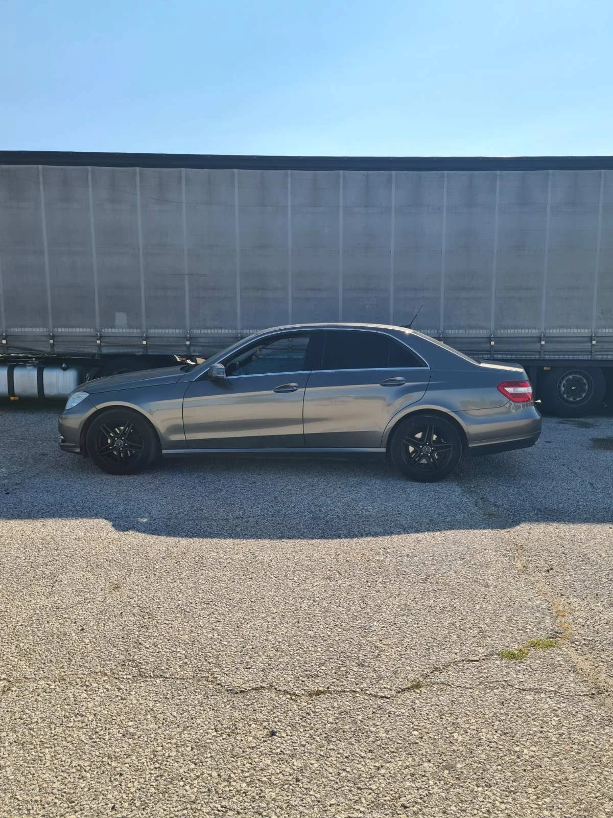 Mercedes-Benz E 200, снимка 2 - Автомобили и джипове - 55000772