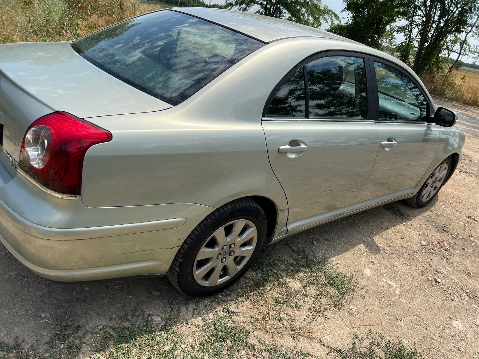 Toyota Avensis 2.0 126, снимка 3 - Автомобили и джипове - 55192087