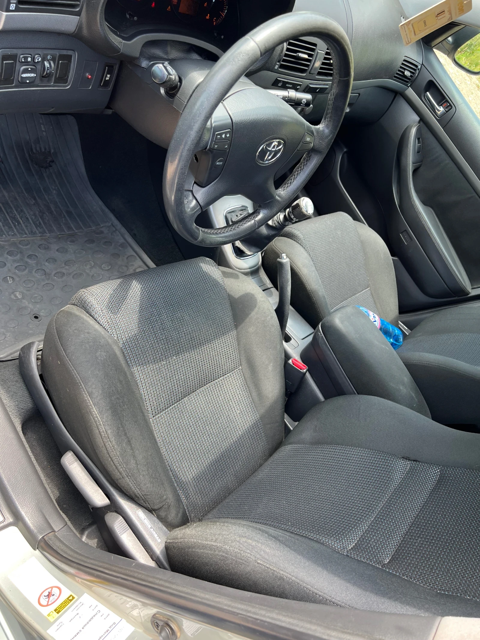 Toyota Avensis 2.0 126, снимка 8 - Автомобили и джипове - 55192087