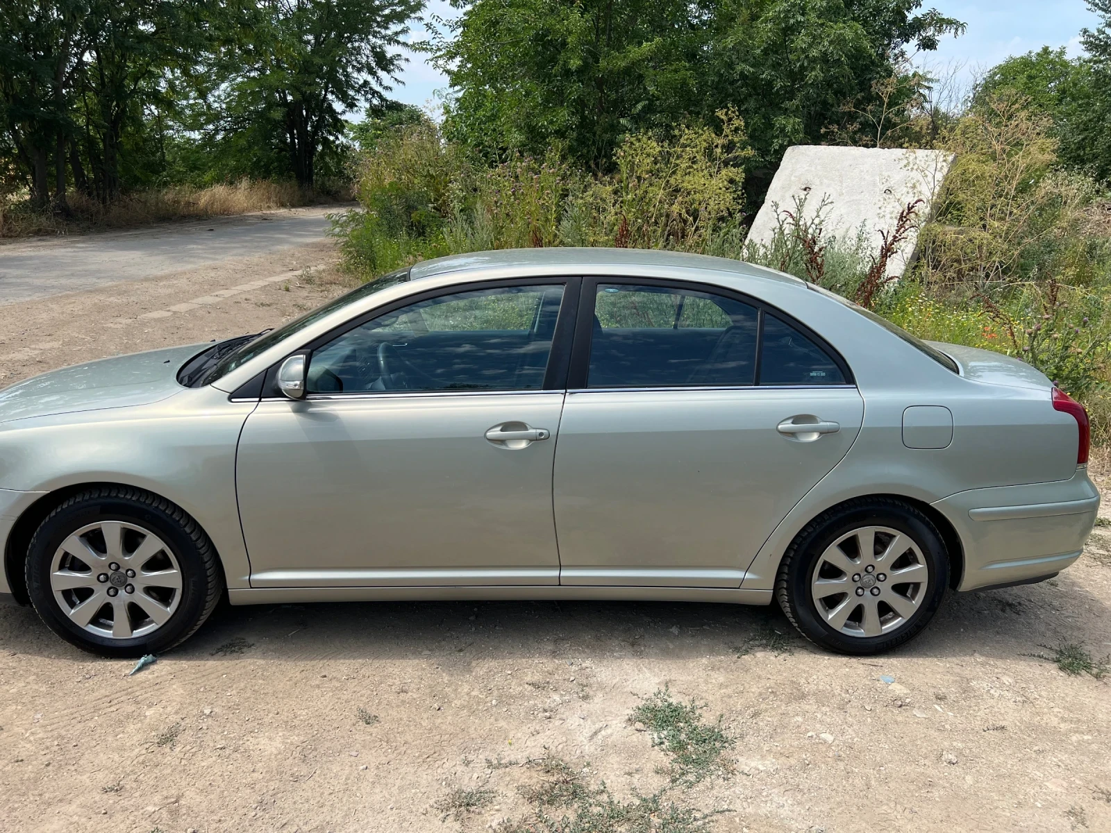 Toyota Avensis 2.0 126, снимка 6 - Автомобили и джипове - 55192087