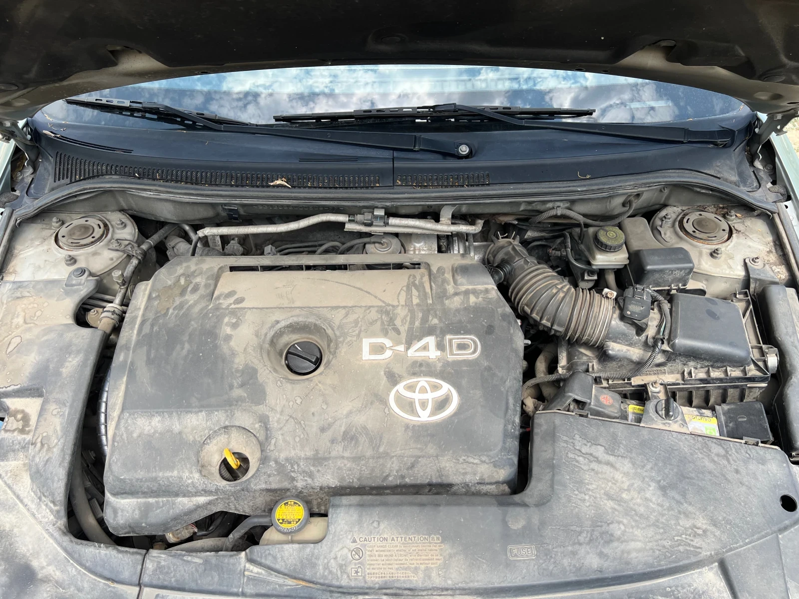 Toyota Avensis 2.0 126, снимка 11 - Автомобили и джипове - 55192087