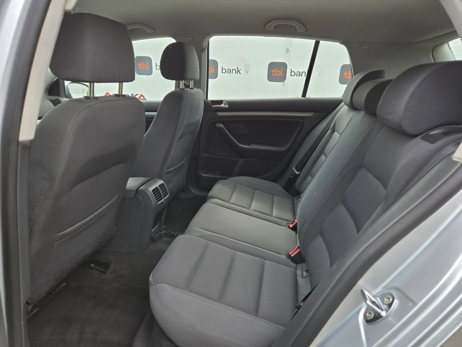 VW Golf 2.0TDI-140кс= 6СКОРОСТИ= НАВИ= ПАРКТРОНИК, снимка 9 - Автомобили и джипове - 55436233