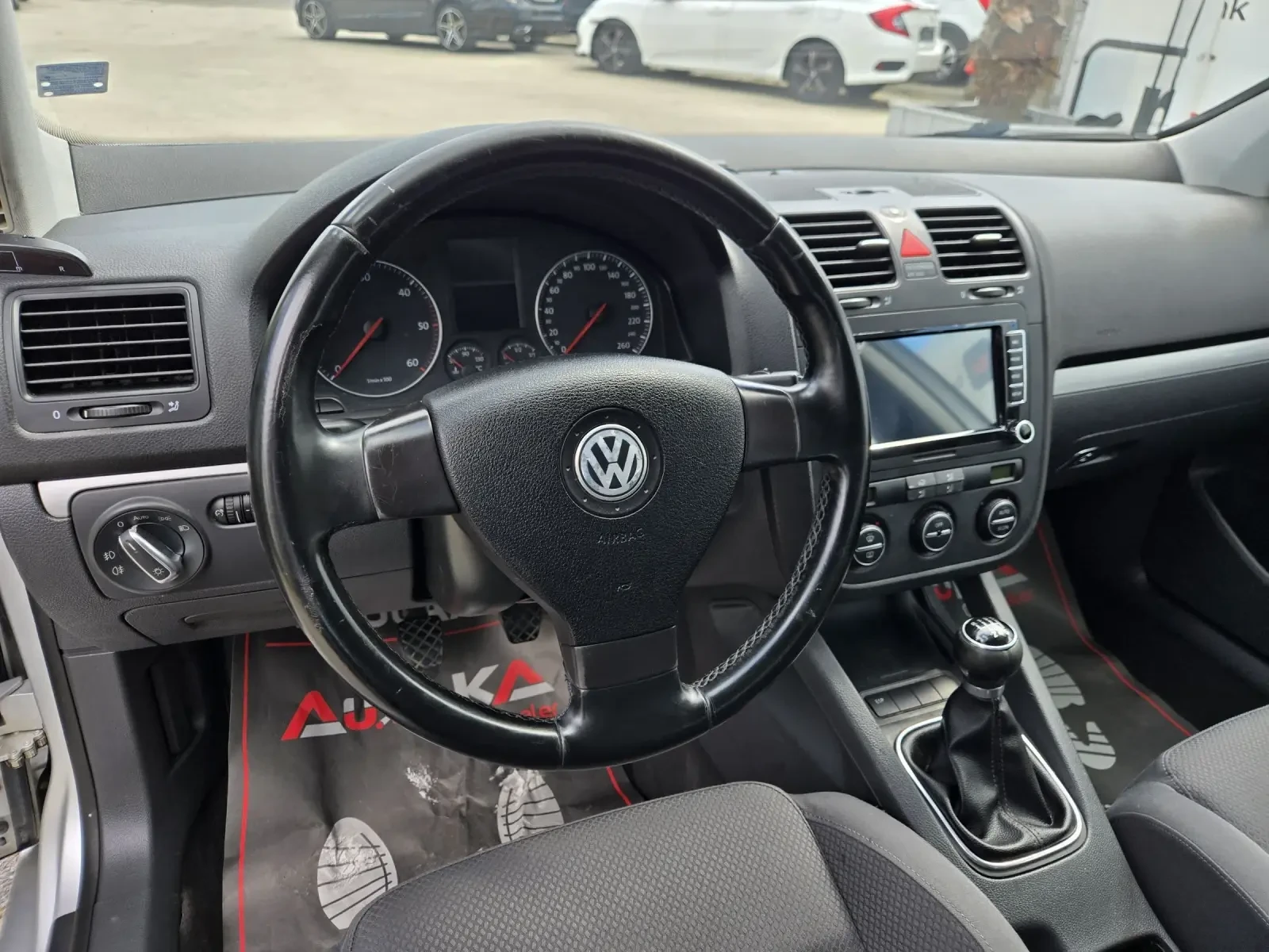 VW Golf 2.0TDI-140кс= 6СКОРОСТИ= НАВИ= ПАРКТРОНИК, снимка 8 - Автомобили и джипове - 55436233