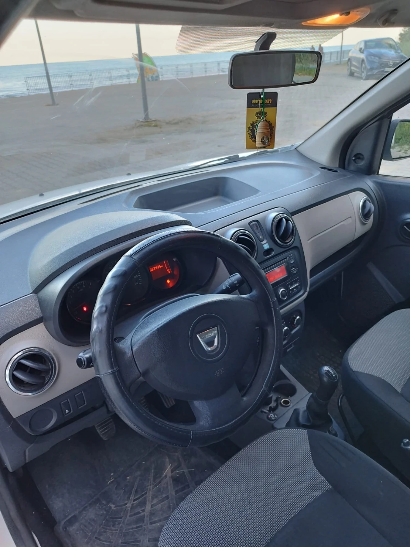 Dacia Lodgy 1.6i ГАЗ, снимка 2 - Автомобили и джипове - 55598542