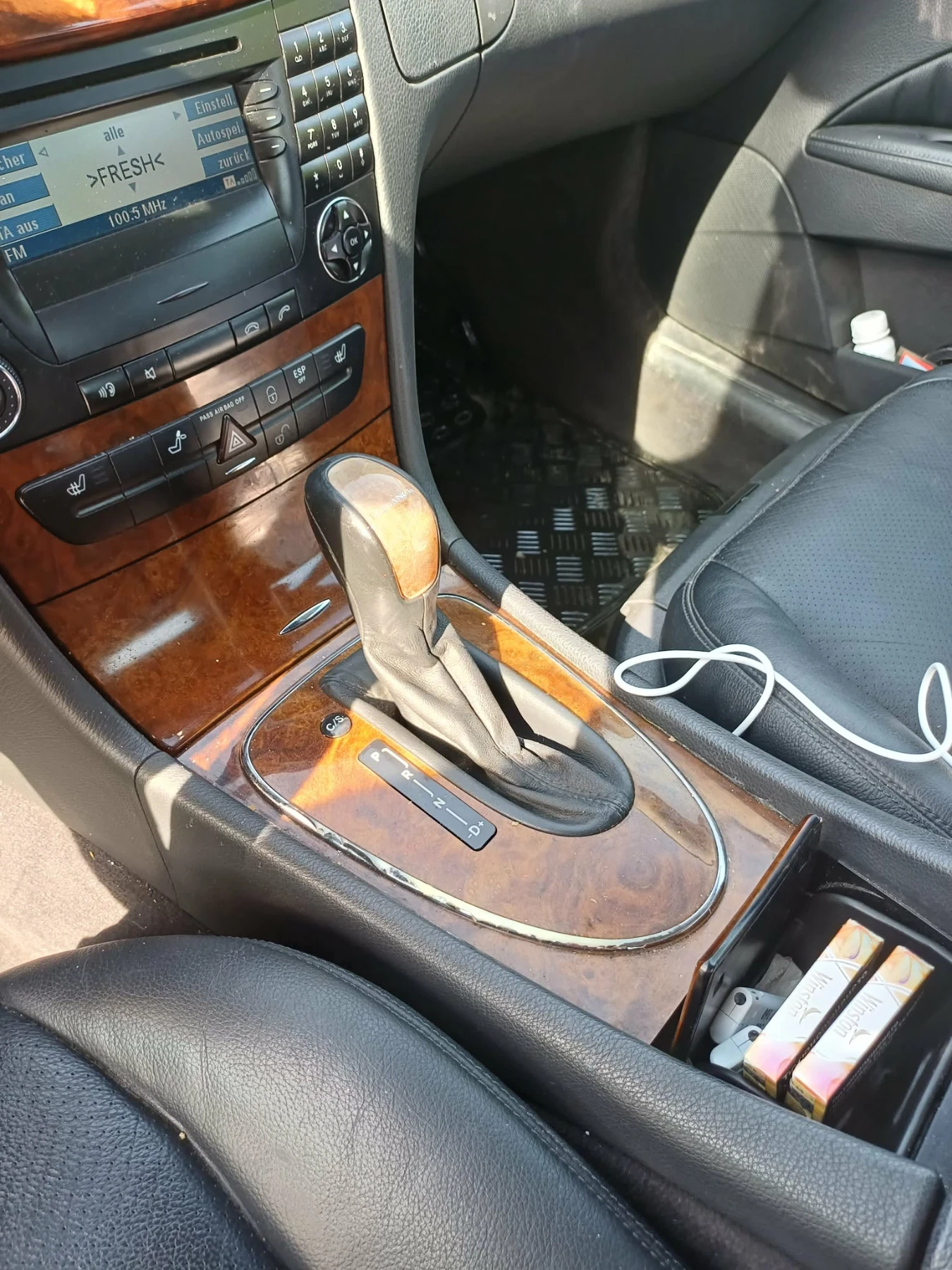 Mercedes-Benz E 320, снимка 7 - Автомобили и джипове - 55959035