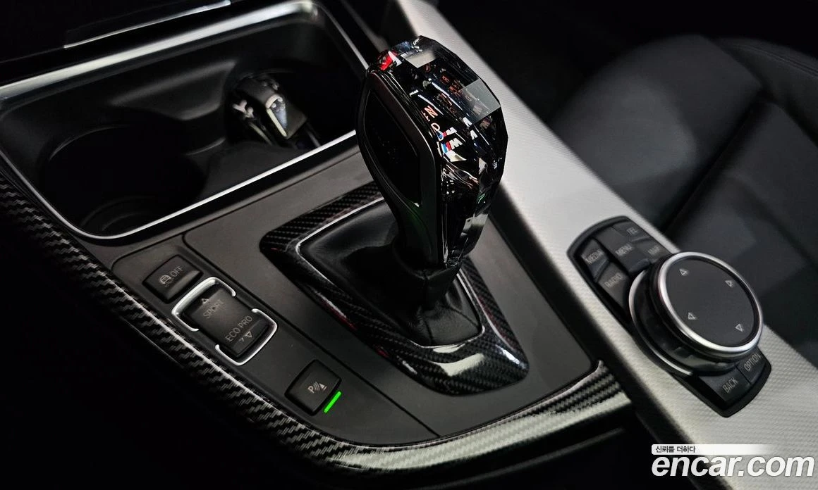 BMW 320 320d M Performence Edition, снимка 9 - Автомобили и джипове - 56156588