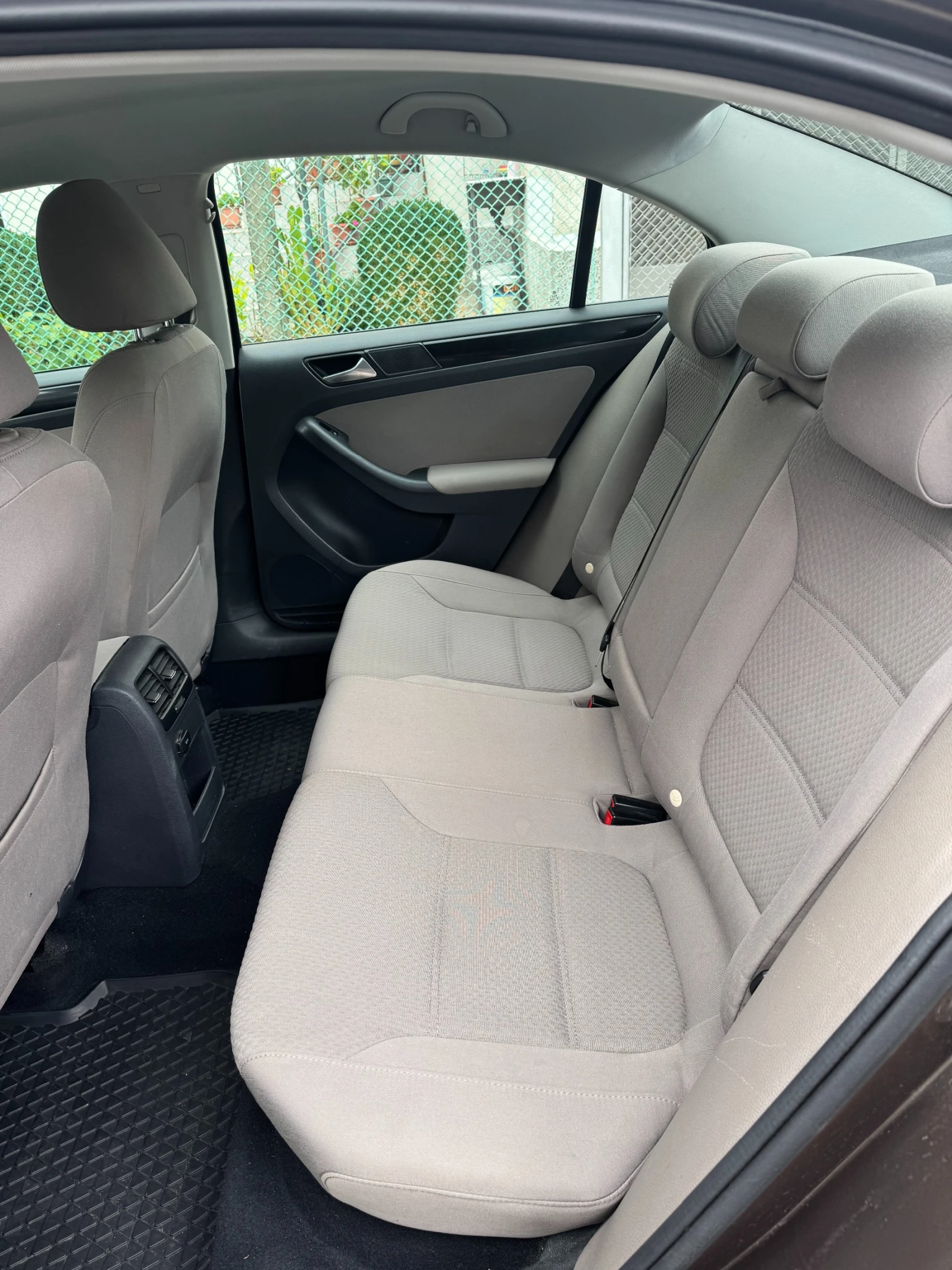VW Jetta 1.2 TSI (105 кс), снимка 9 - Автомобили и джипове - 56244230