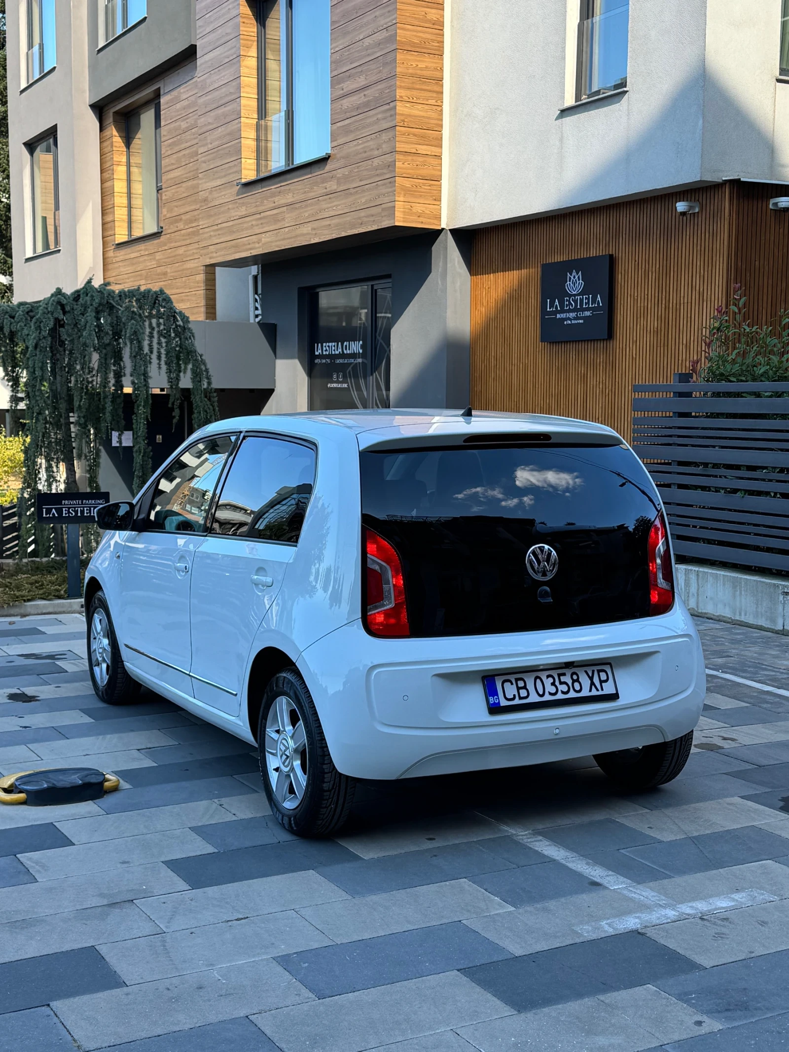 VW Up Автоматик, снимка 4 - Автомобили и джипове - 56315536