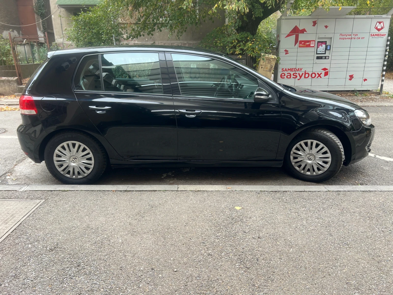 VW Golf 1.6 TDI, снимка 8 - Автомобили и джипове - 56518581