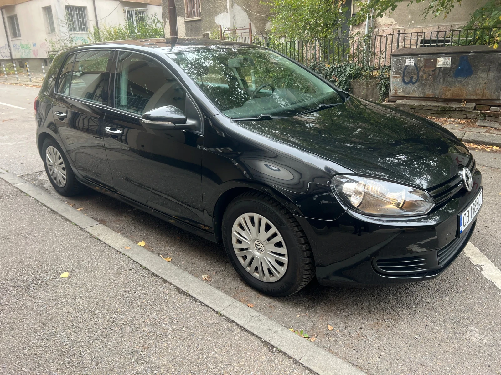 VW Golf 1.6 TDI, снимка 4 - Автомобили и джипове - 56518581