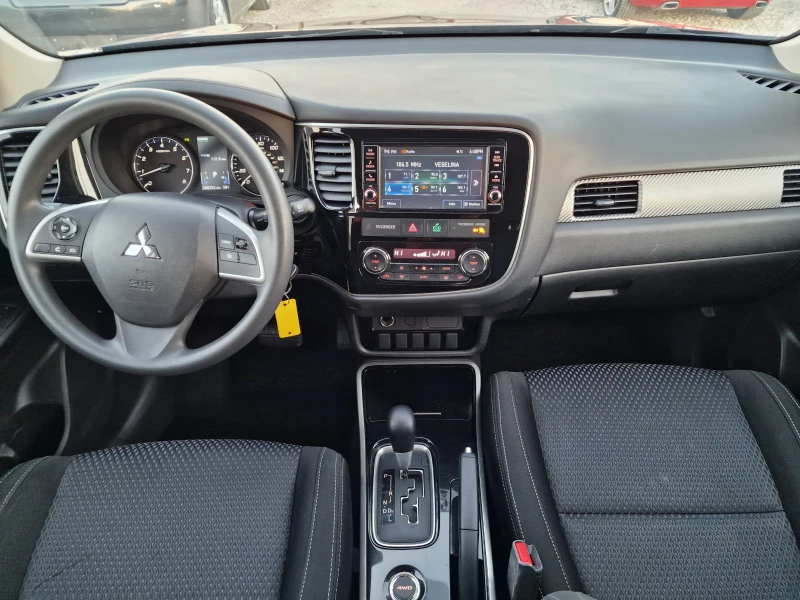 Mitsubishi Outlander 2.4i AWD , снимка 8 - Автомобили и джипове - 48137095