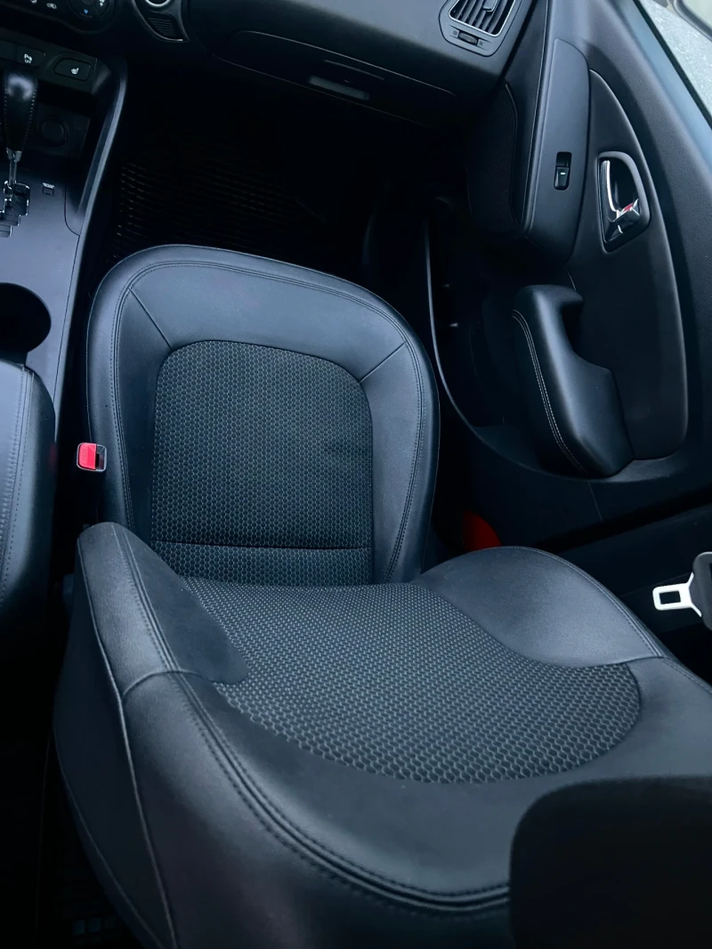 Hyundai IX35 2.0I, снимка 8 - Автомобили и джипове - 52358831