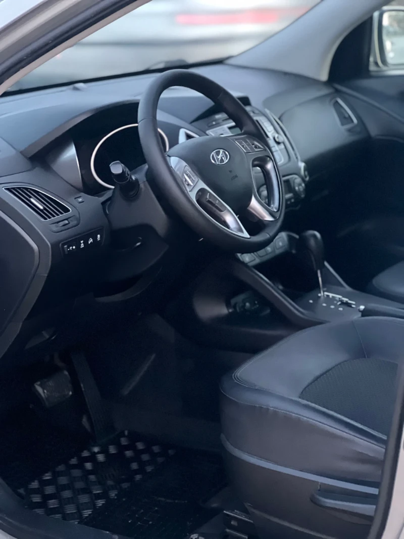Hyundai IX35 2.0I, снимка 13 - Автомобили и джипове - 52358831