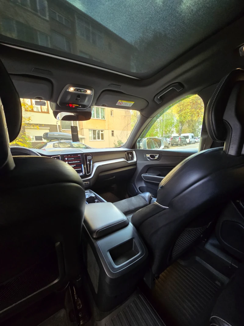 Volvo XC60 R-DESIGN, снимка 5 - Автомобили и джипове - 52487602