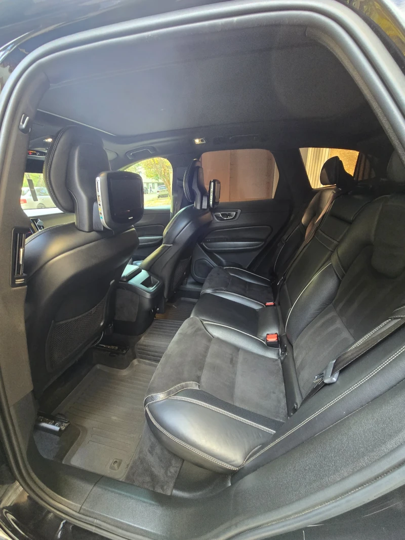 Volvo XC60 R-DESIGN, снимка 9 - Автомобили и джипове - 52487602