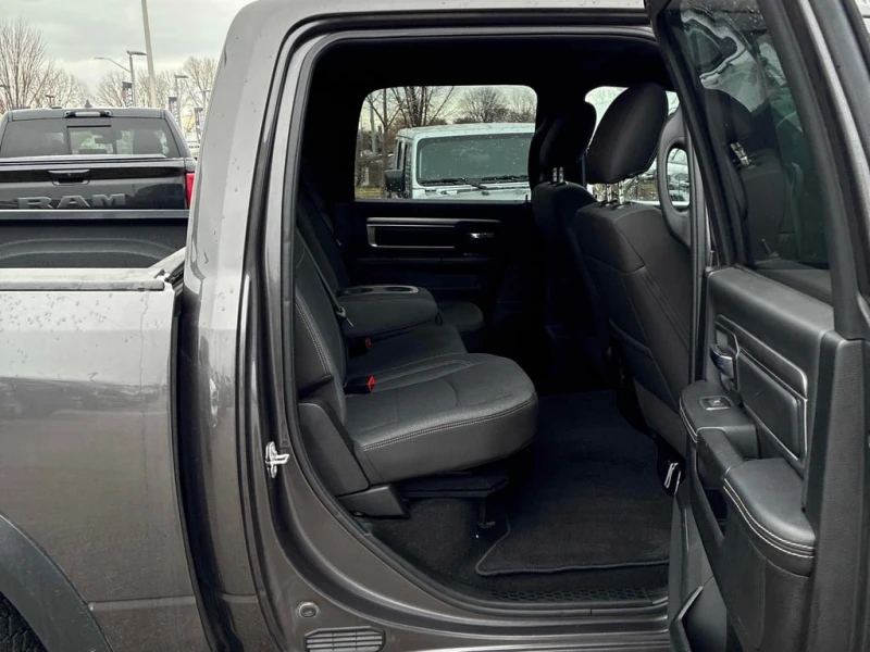 Dodge RAM 1500 2021 Warlock * CARFAX * БЕЗ ПЪРВОНАЧАЛНА ВНОСКА, снимка 11 - Автомобили и джипове - 52831591