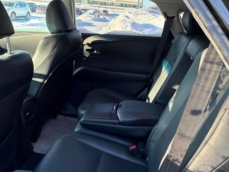 Lexus RX 450h * AWD 4dr Hybrid * CARFAX * БЕЗ ПЪРВОНАЧАЛНА ВНОСК, снимка 12 - Автомобили и джипове - 53178491