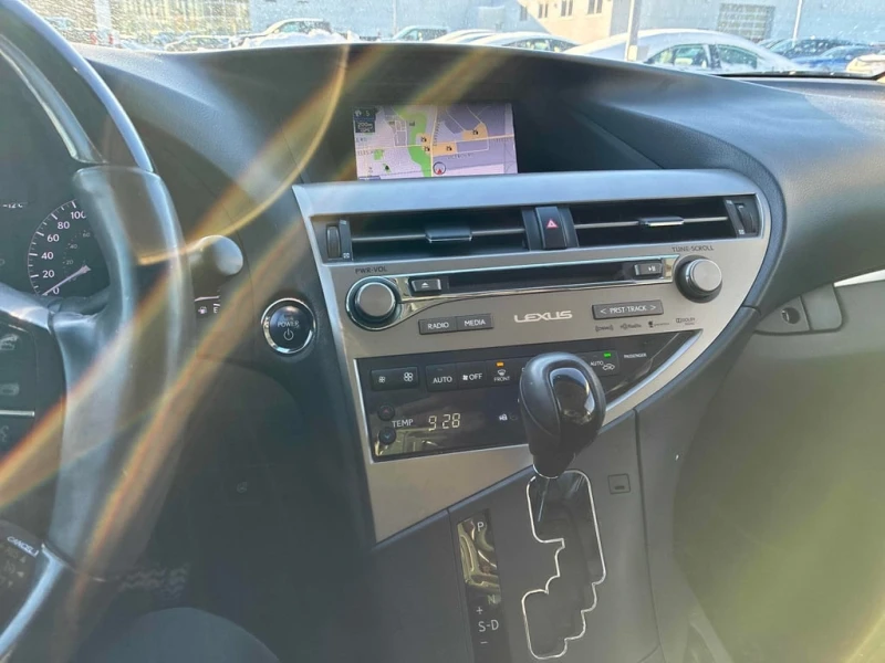 Lexus RX 450h * AWD 4dr Hybrid * CARFAX * БЕЗ ПЪРВОНАЧАЛНА ВНОСК, снимка 9 - Автомобили и джипове - 53178491