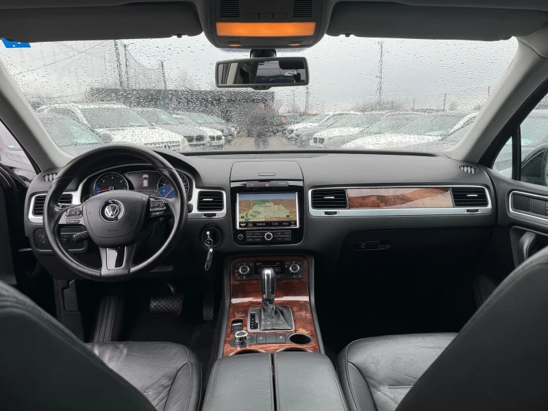 VW Touareg ТОП* СОБСТВЕН ЛИЗИНГ, снимка 13 - Автомобили и джипове - 53281445